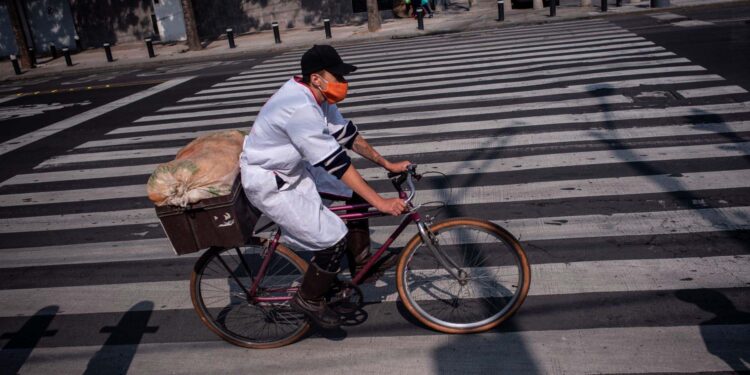 Jóvenes con menor nivel de escolaridad, los más afectados por el desempleo