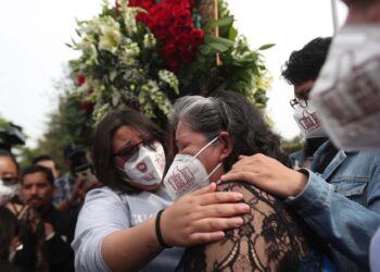Víctimas y afectados de L12 piden justicia, pero 4T los ignora