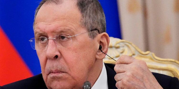 Lavrov lamenta el apoyo de Francia al neonazismo en Ucrania