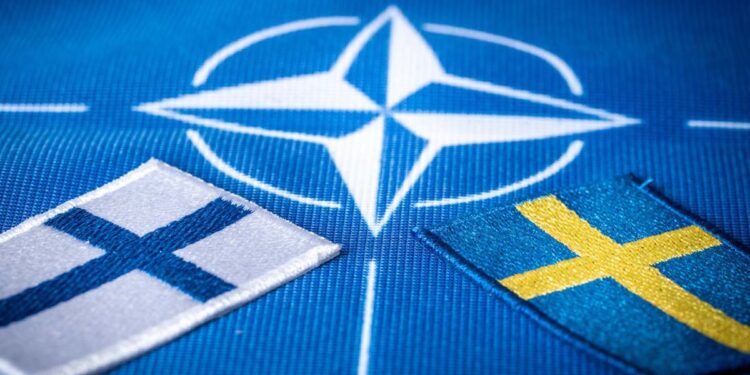 Suecia y Finlandia negocian en Turquía sobre su ingreso a la OTAN