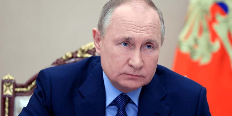 Putin denuncia que Ucrania “saboteó” las negociaciones de paz