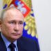Putin asegura a Macron que Rusia sigue abierta al diálogo con Ucrania
