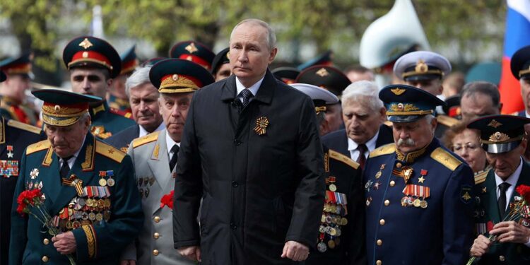 Putin reafirma que la operación especial en el Donbás logrará sus objetivos y llama a evitar una guerra mundial