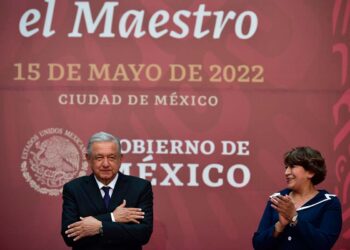 Gobierno de México incrementará el sueldo de más de 1 millón de maestros