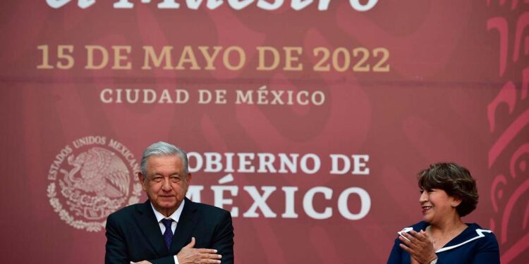 Gobierno de México incrementará el sueldo de más de 1 millón de maestros