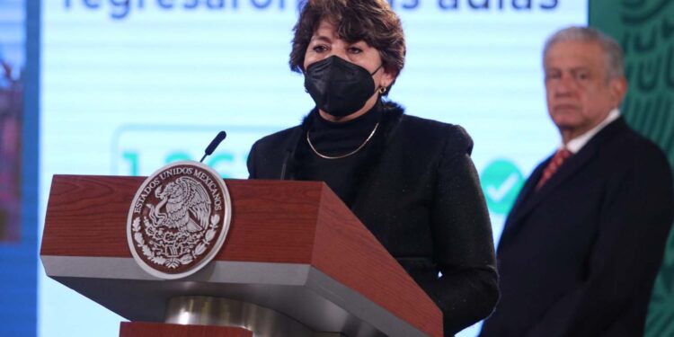 AMLO pretende adoctrinar estudiantes