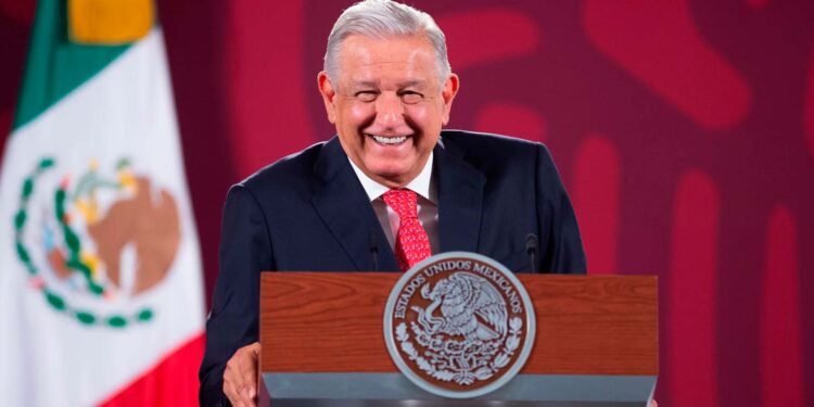 Presume AMLO que abasto de medicamentos en México llegó al 90%