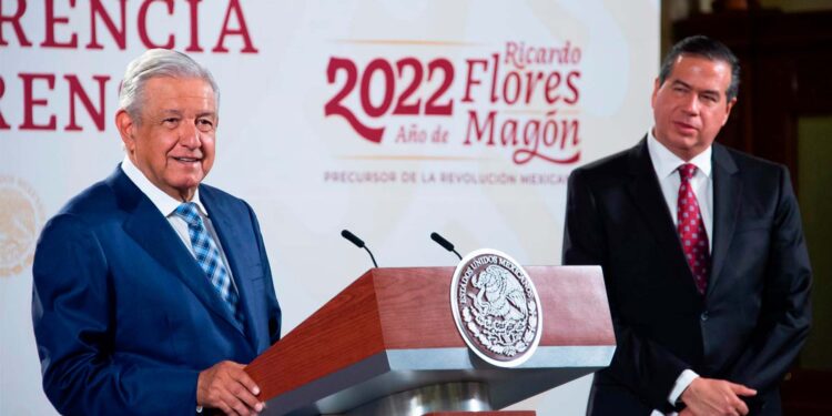 AMLO llama hipócritas a sacerdotes que piden cambiar estrategia de seguridad