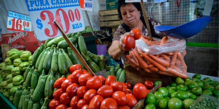 AMLO niega escasez de alimentos en México