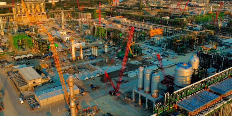 AMLO admite que refinería de Dos Bocas tendrá sobrecosto