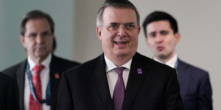 Ebrard inicia carrera presidencial para 2024
