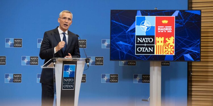 La OTAN aumentará el número de fuerzas de alta disponibilidad a más de 300.000 militares