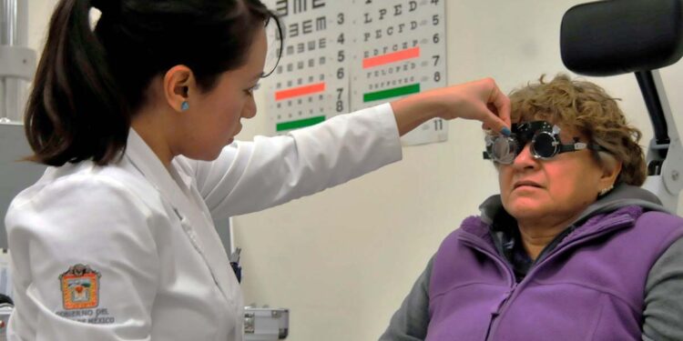 Seis de cada 10 personas con problemas visuales en América Latina son mujeres