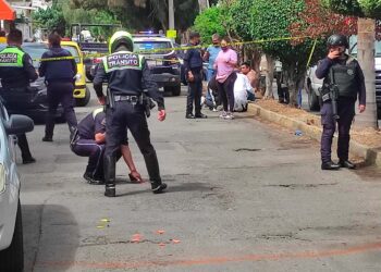 Dos menores resultan heridos tras balacera en centro de vacunación en Puebla