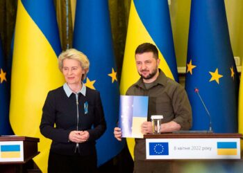 UE concede a Ucrania y Moldavia el estatus de candidato para su adhesión