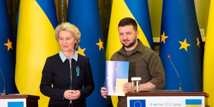 UE concede a Ucrania y Moldavia el estatus de candidato para su adhesión