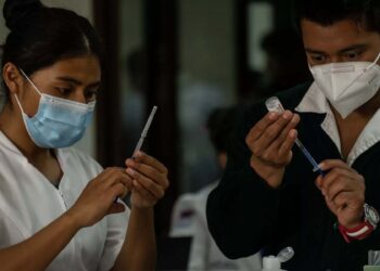 Quinta ola de Covid-19 llegaría a México con poco gasto en salud