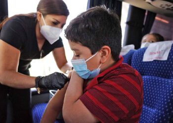 Inicia vacunación contra Covid-19 para niños de 5 a 11 años en cuatro estados