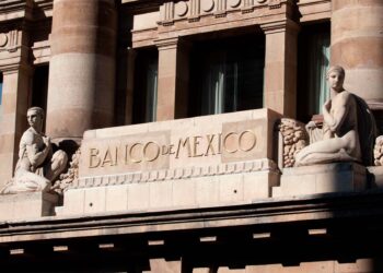 Banco de México promete actuar con “contundencia” para frenar la inflación