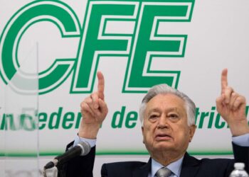 Moody’s baja nota crediticia de CFE y queda a dos escalones del bono basura