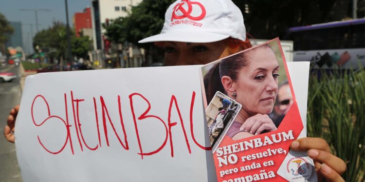 Sheinbaum olvida a los pobres de la CDMX; ya está en campaña