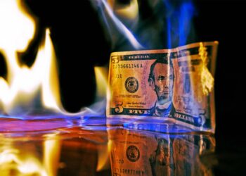 Aumenta 38% el riesgo de recesión en EE. UU.: Bloomberg