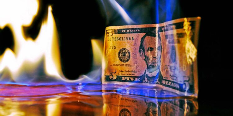 Aumenta 38% el riesgo de recesión en EE. UU.: Bloomberg