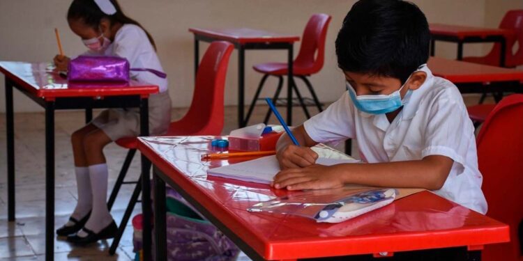 SEP extiende horario escolar en planteles de La Escuela es Nuestra