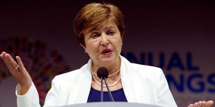 El FMI pronostica un alto riesgo de recesión en 2023