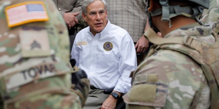 Gobernador de Texas autoriza a la Guardia Nacional detener a migrantes y regresarlos a la frontera con México
