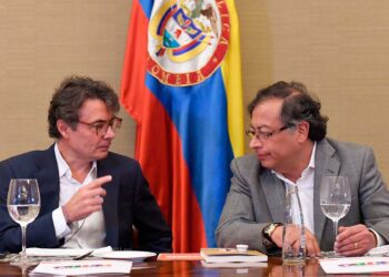 Petro designa ministro de Educación a excandidato colombiano