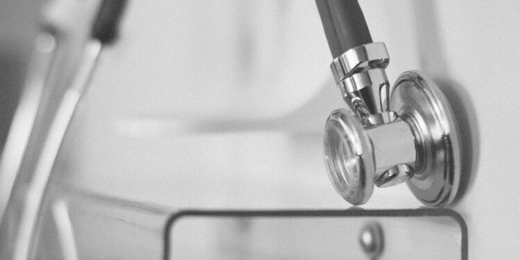 En el mundo hay más de 1,000 casos de hepatitis aguda grave en niños: OMS