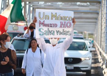 Piden garantizar seguridad y bienestar para médicos pasantes en México