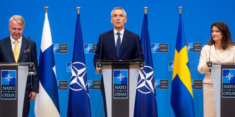 Aliados de la OTAN firman el protocolo de adhesión de Suecia y Finlandia