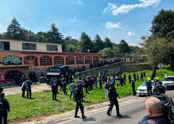 Tiroteo entre policías y criminales en la carretera México-Cuernavaca deja 14 detenidos