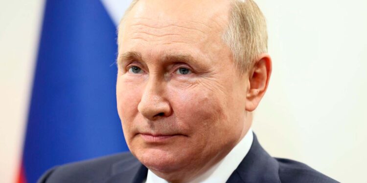 Putin califica de “destructiva” la política de EE.UU. en Siria y llama a estabilizar la situación