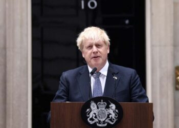 Boris Johnson anuncia su dimisión