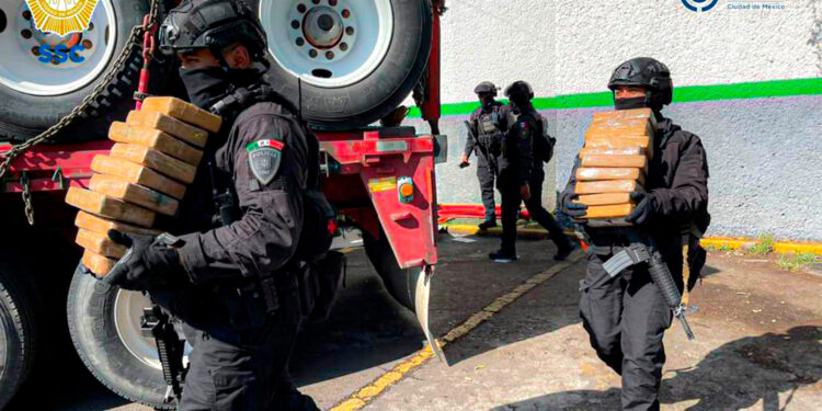 Decomisan en la CDMX 1.6 toneladas de cocaína proveniente de Colombia