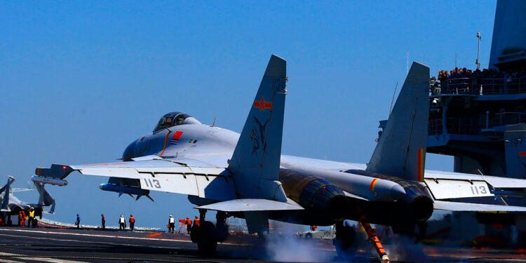 Taiwán reporta maniobras de buques y aviones chinos cerca de la isla