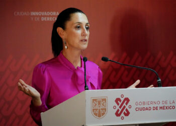 Sheinbaum descarta eliminar tenencia vehicular tras dichos de AMLO