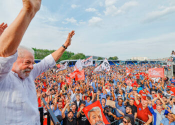 Brasil entra en campaña electoral con Lula por delante en las encuestas