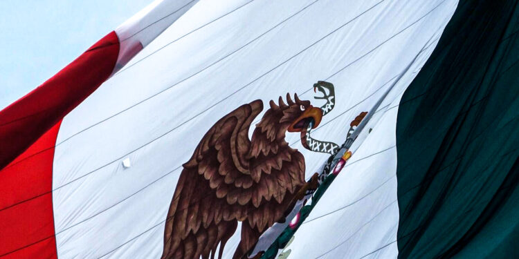 Peso mexicano se deprecia frente al dólar por visita de Nancy Pelosi a Taiwán