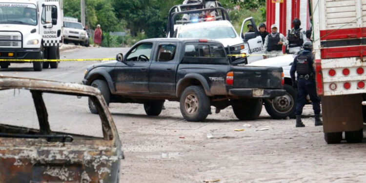 Disputas entre sicarios dejan 8 muertos en Tuzantla, Michoacán
