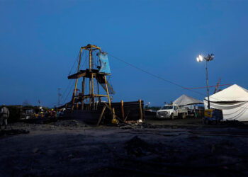 Protección Civil confirma acuerdo y mantiene rescate de mineros tras denuncias de familiares