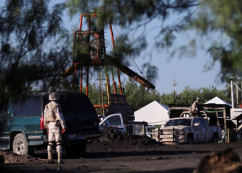 Suman 10 mineros atrapados y cinco lesionados por derrumbe en Coahuila