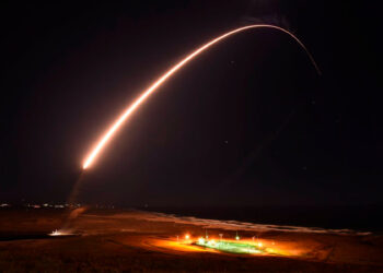 Estados Unidos lanza una prueba de un misil balístico intercontinental