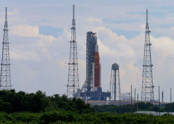 NASA cancela lanzamiento de misión Artemis por fuga de combustible en cohete