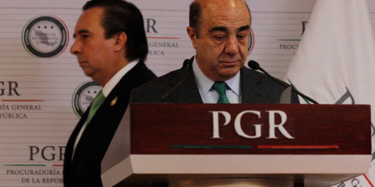 Pudo haber fallas en la investigación, pero no han podido tirar la “verdad histórica”: Murillo Karam