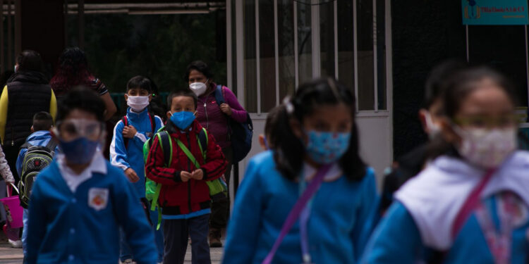 A pocos días del regreso a clases, en Nuevo León el uso del cubrebocas será opcional en escuelas