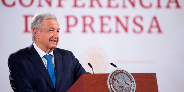 AMLO extiende pacto antiinflación para congelar precio de ciertos alimentos